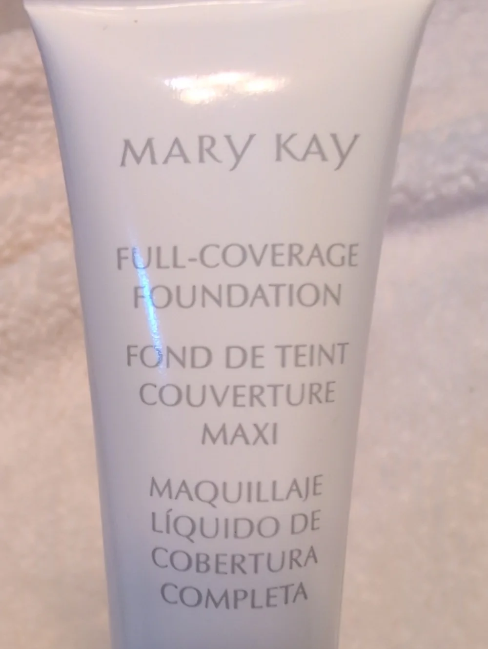NWT Mary Kay Full-Coverage Foundation - Ivory 204